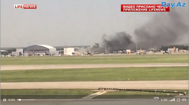 Самолет Ил-96 загорелся в аэропорту Шереметьево - ОБНОВЛЕНО - ВИДЕО