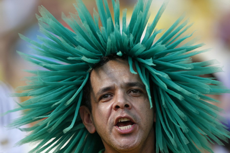 Sony готовится выпустить "умный парик" с камерой и GPS - ФОТО