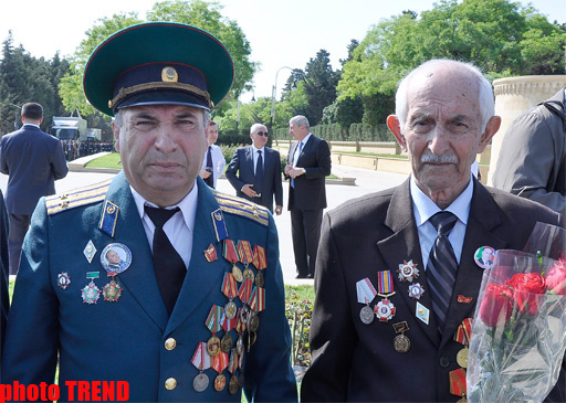В Азербайджане отмечают День Победы над фашизмом - ФОТО
