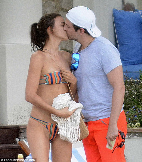 Папарацци поймали страстно целующихся Ирину Шейк и Брэдли Купера - ФОТО