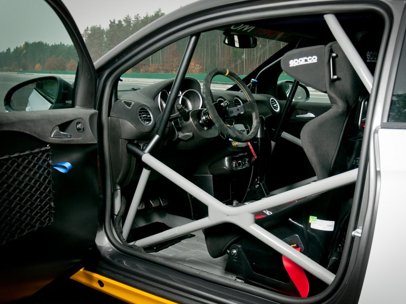 Opel организует собственные фирменные гонки - ФОТО