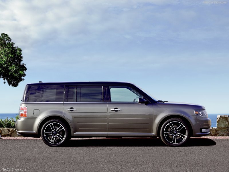 Новый семиместный внедорожник Ford Flex 2013 года - ФОТОСЕССИЯ