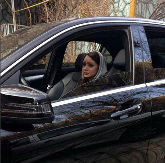 Açıq-saçıq İran qızları - FOTOLAR