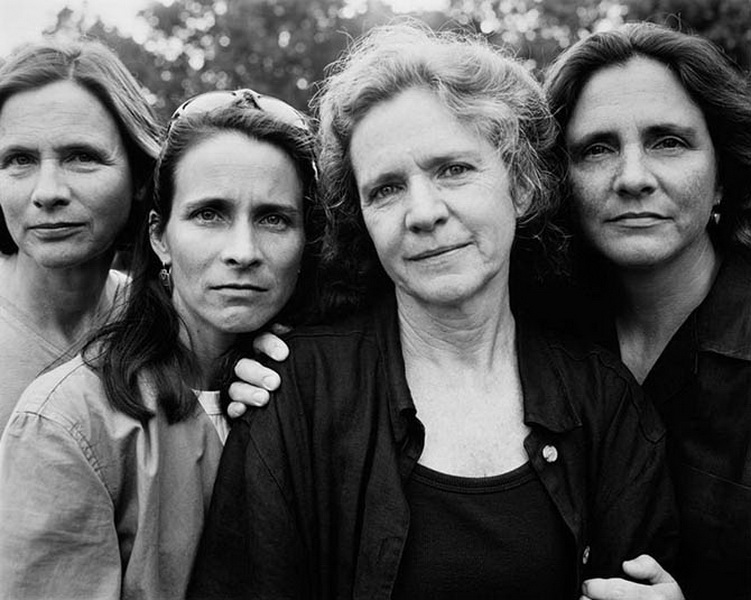 Четыре сестры: 36 лет в один миг - ФОТОСЕССИЯ