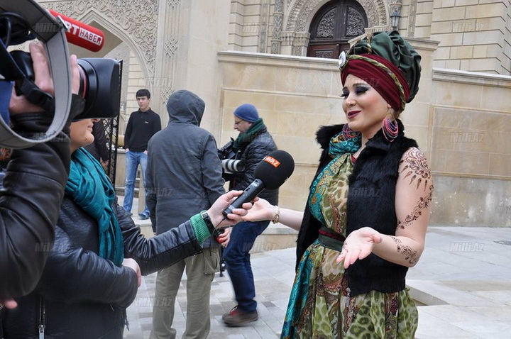 Elnarə türk xalqlarına səsləndi - FOTO