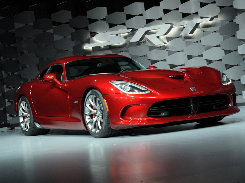 В Нью-Йорке представлено пятое поколение суперкара Viper - ФОТОСЕССИЯ