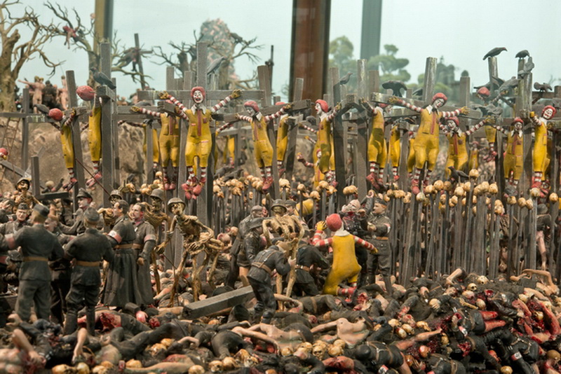 "Картинная галерея Day.Az": Эпатажные работы художников - ФОТО