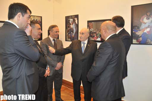 В Баку представлены работы французского фотографа о Ходжалинской трагедии - ОБНОВЛЕНО - ФОТО