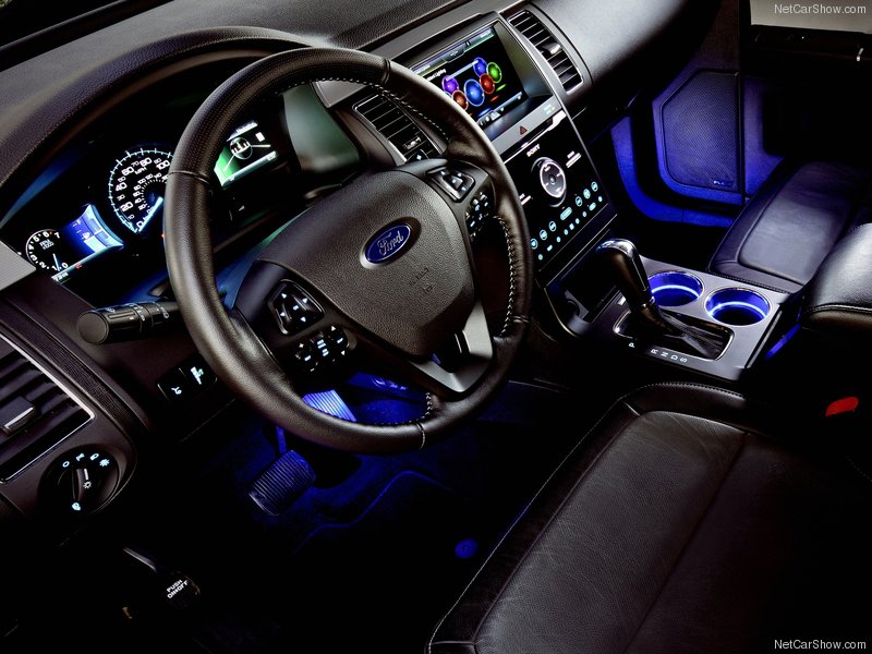 Новый семиместный внедорожник Ford Flex 2013 года - ФОТОСЕССИЯ
