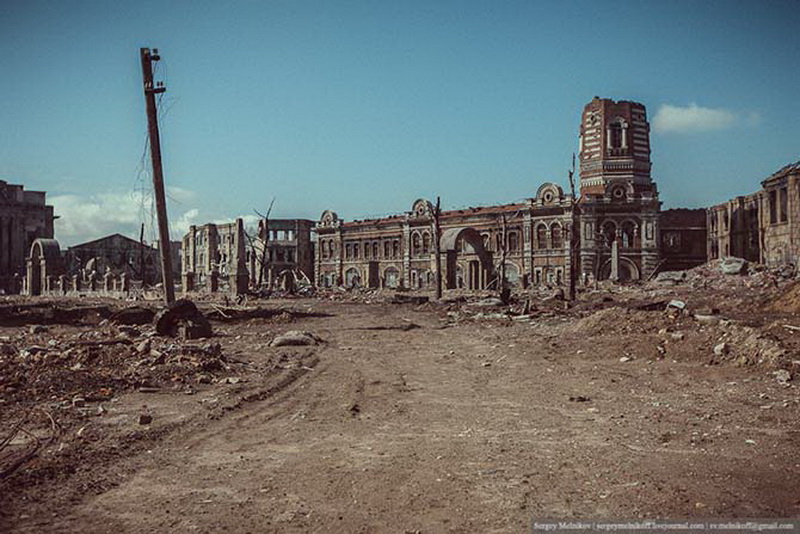 Декорации кварталов разрушенного Сталинграда - ФОТОСЕССИЯ