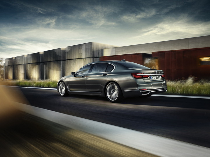 Новый BMW 7-Series представлен официально: все подробности о новинке - ФОТО