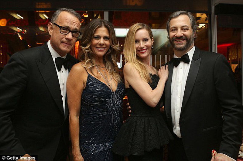 Леди Гага нарядилась в "золотое" платье – ФОТО