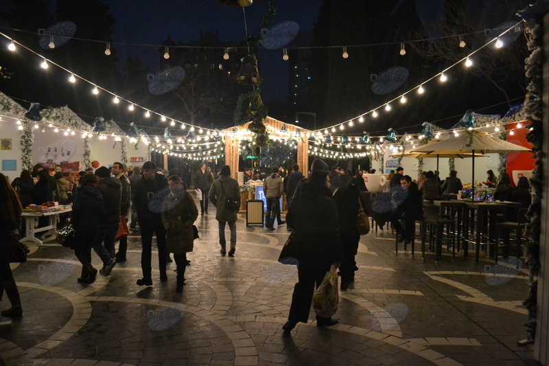 Настоящая сказка: новогодняя ярмарка в центре Баку - РЕПОРТАЖ - ФОТО
