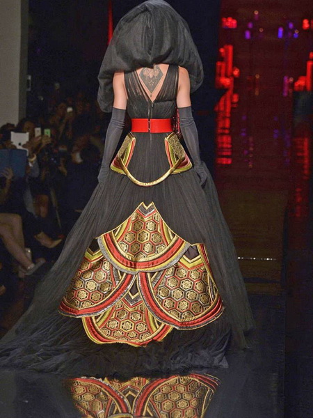 Кончита Вурст стала звездой показа Jean Paul Gaultier - ФОТО