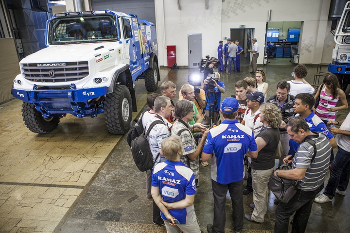 "КАМАЗ" выпустил свой первый гоночный грузовик с капотом - ФОТО
