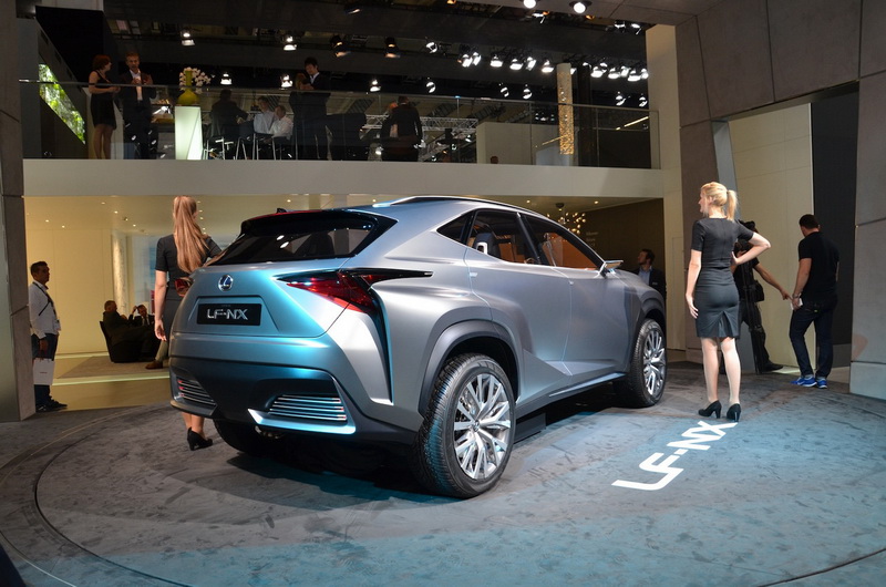 Концептуальный кроссовер Lexus прозвали "скомканной бумажкой" - ФОТО