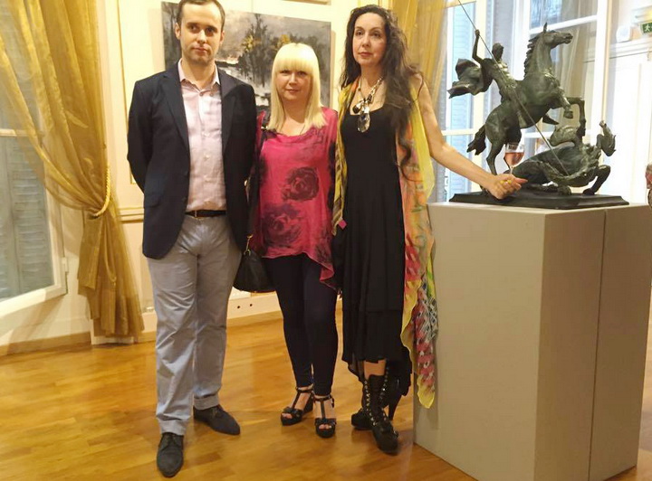 Картина азербайджанской художницы приковала внимание парижан - ФОТО