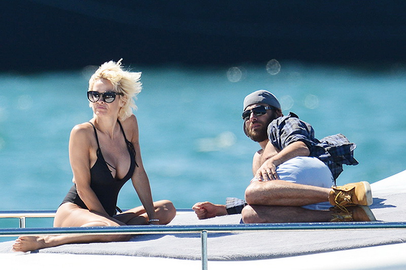 Мәскеудің элиталық жезөкшелері Порнозвезды арулар порно видео