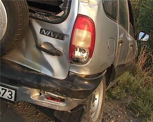 В Ширване Chevrolet Niva протаранил газопровод - ФОТО