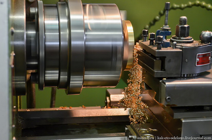 Как делают медали для чемпионов - ФОТОСЕССИЯ