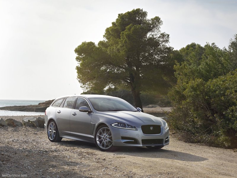 Jaguar официально представила универсал на базе модели XF - ФОТОСЕССИЯ