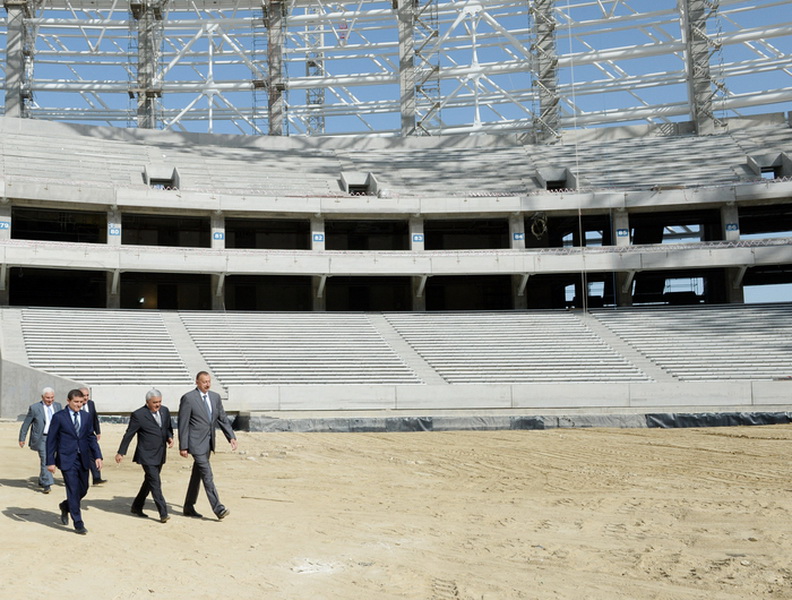 Президент Ильхам Алиев ознакомился с ходом работ по строительству Олимпийского стадиона, ряда дорожных объектов и восстановлению экосреды озера Беюкшор - ОБНОВЛЕНО - ФОТО