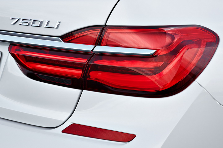 Новый BMW 7-Series представлен официально: все подробности о новинке - ФОТО