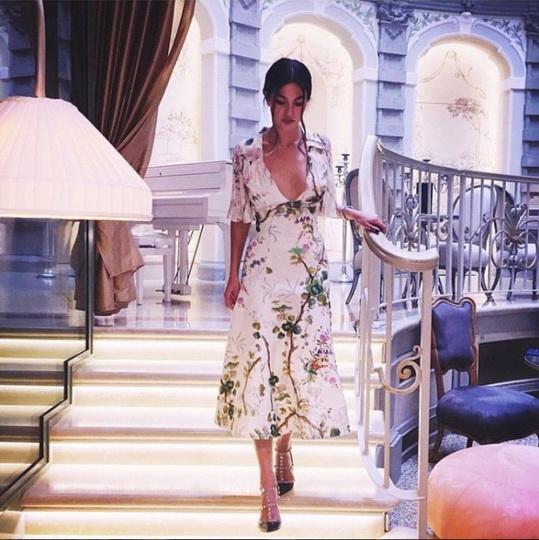 Açıq-saçıq İran qızları - FOTOLAR