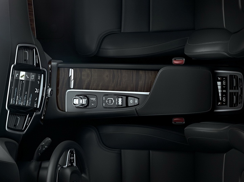 Volvo продолжает раскрывать новый XC90 - ФОТО