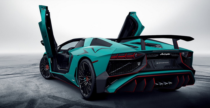В Сети появились первые изображения родстера Lamborghini Aventador - ФОТО
