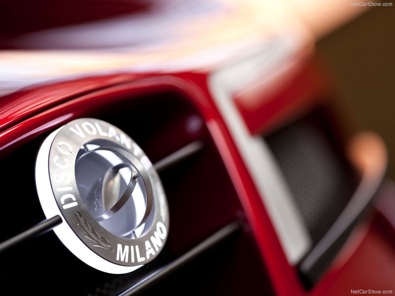 Alfa Romeo создала "летающую тарелку" - ФОТОСЕССИЯ