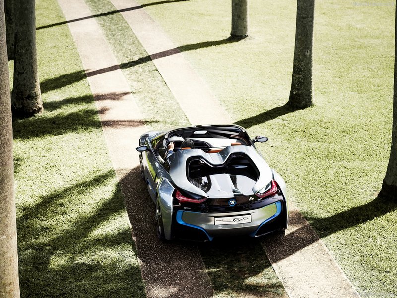 BMW представила новый гибридный концепт-кар 2013 года - ФОТОСЕССИЯ