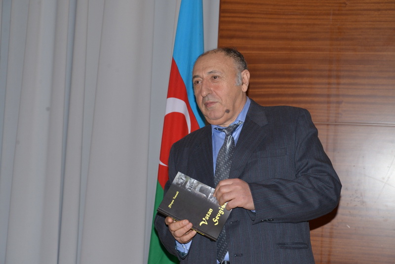 Aktauda Ulu Öndər Heydər Əliyevə həsr olunmuş şeirlər kitabı təqdim olunub – FOTO
