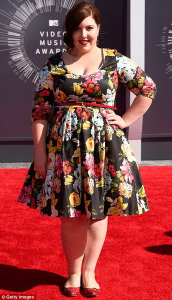 ДжейЛо, Бейонсе и все звезды на красной дорожке MTV - ФОТО