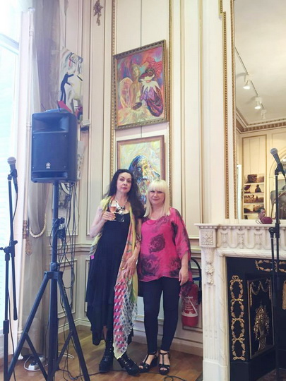 Картина азербайджанской художницы приковала внимание парижан - ФОТО