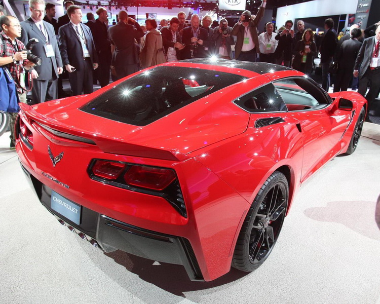 В Детройте представлен новый Chevrolet Corvette - ФОТО