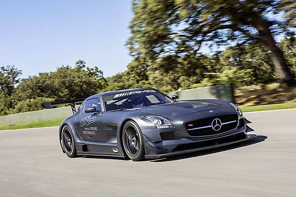 Монстр дорог: юбилейный спорткар Mercedes-Benz SLS AMG GT3 – ФОТО