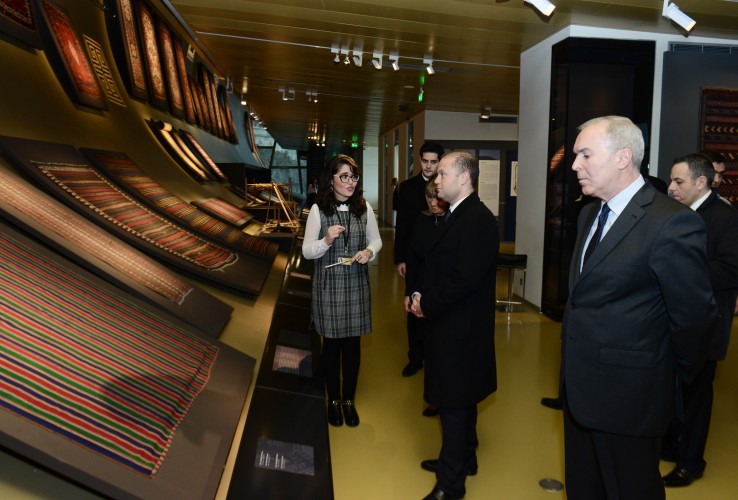 Премьер Мальты восхищен красотой азербайджанских ковров и Ичеришехер -ОБНОВЛЕНО - ФОТО