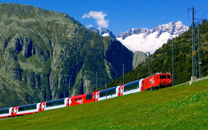 10 лучших в мире путешествий на поездах - ФОТО