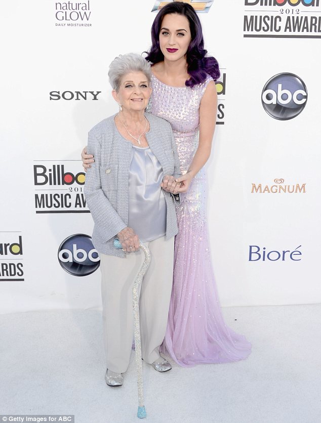 “Billboard Music Awards”: Адель вновь обошла Рианну, Леди Гагу и Кэти Перри - ФОТОСЕССИЯ