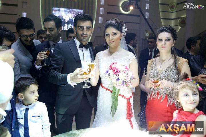 Azərbaycanlı müğənni evləndi – FOTO