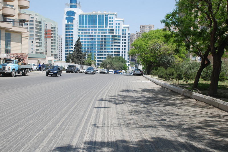 Bakıda bağlı yollardan biri açıldı - FOTO