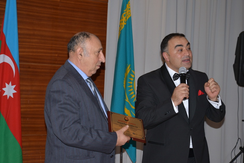 Aktauda Ulu Öndər Heydər Əliyevə həsr olunmuş şeirlər kitabı təqdim olunub – FOTO