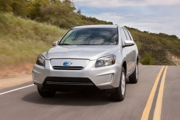 Toyota RAV4 EV: первый полностью электрический внедорожник - ФОТОСЕССИЯ