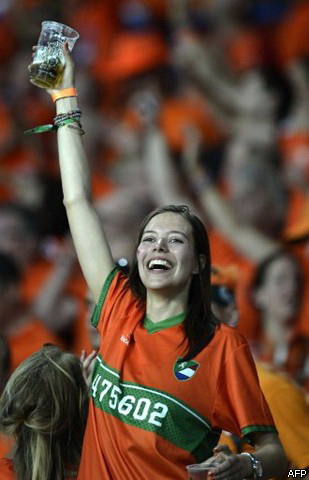 Лучшие болельщицы Евро-2012 - ФОТОСЕССИЯ