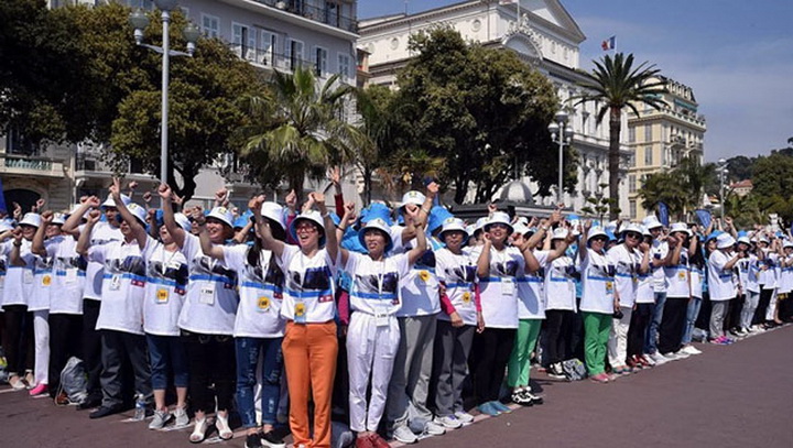 Китаец сделал невероятный подарок своим 6400 сотрудникам - ФОТО