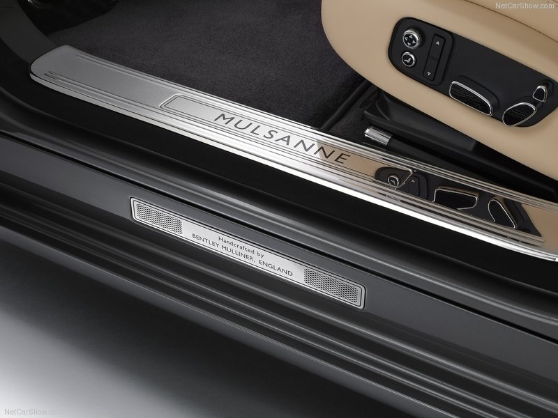 Новый роскошный седан Bentley 2013 года - ФОТОСЕССИЯ