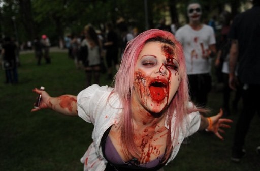 Прага оказалась во власти зомби - ФОТО