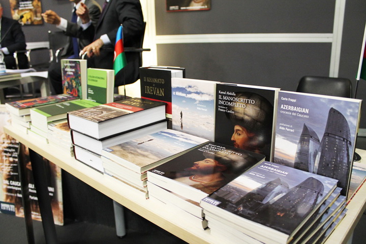 Большой интерес к Азербайджану на книжной выставке в Турине - ФОТО