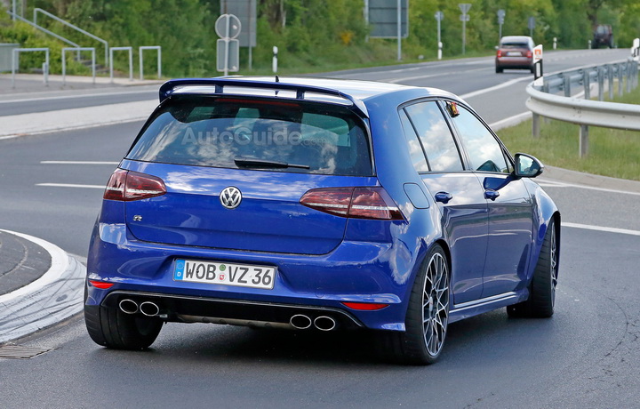 400-сильный VW Golf выехал на Нюрбургринг - ФОТО